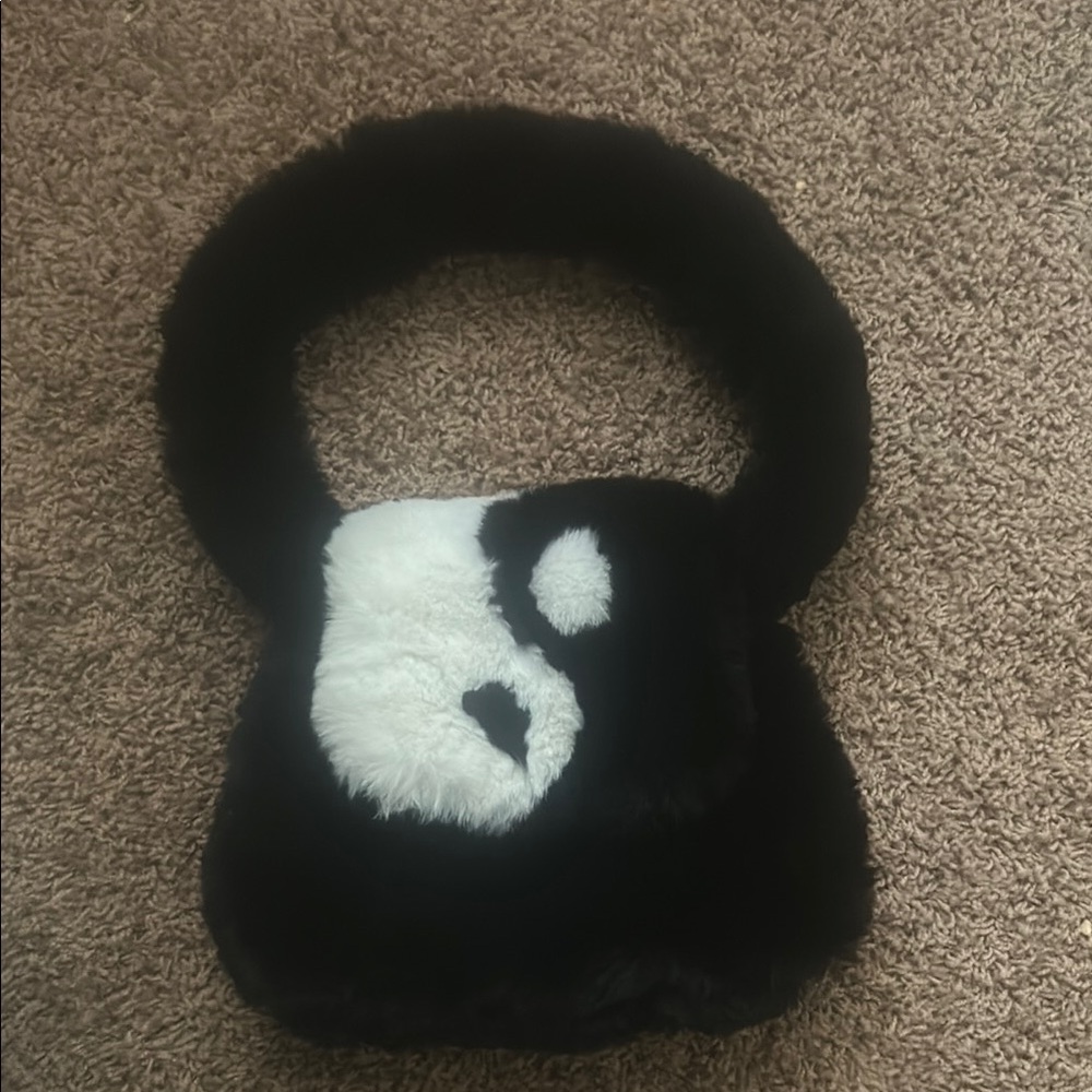 Women’s Furry Yin Yang Bag - Black and White